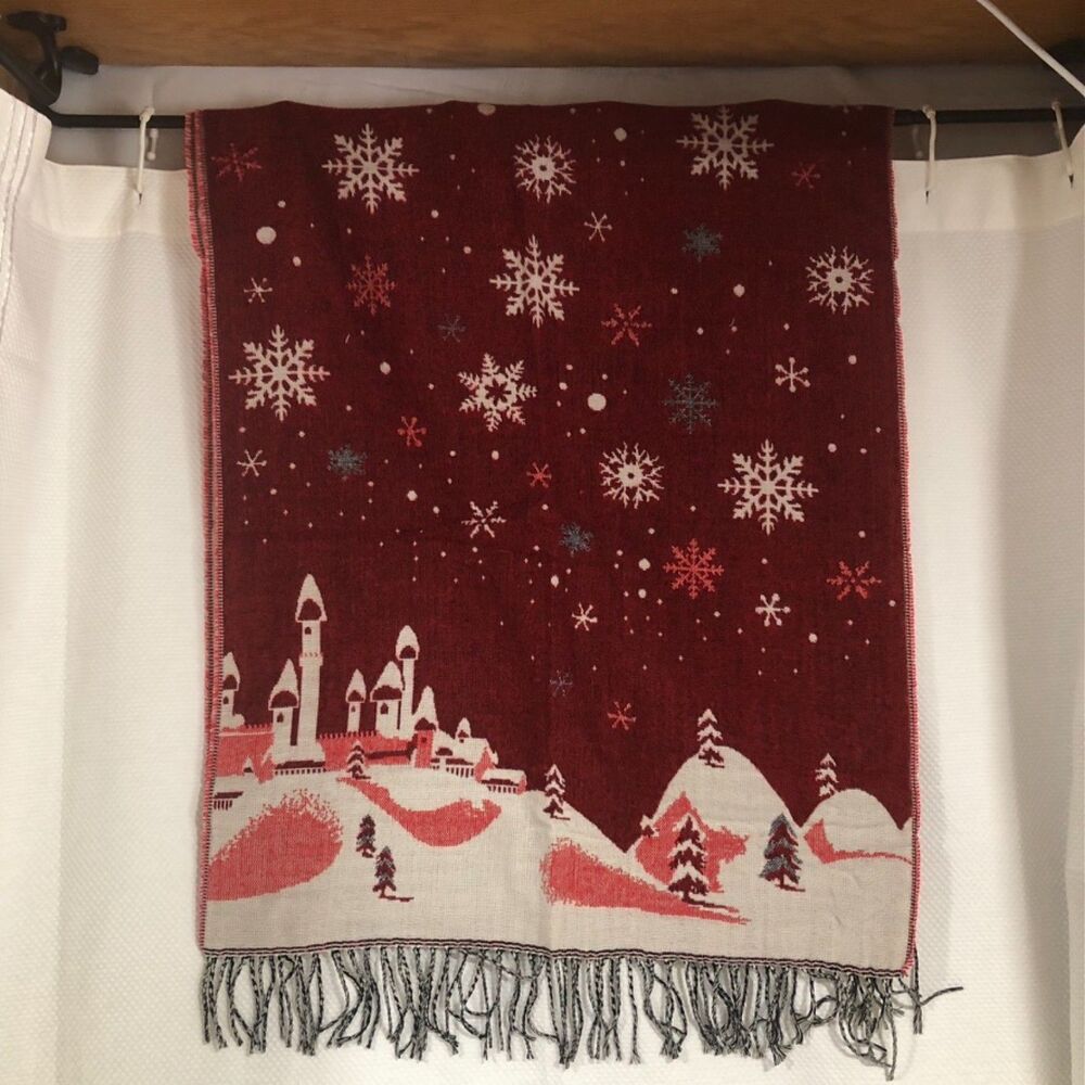 Festive Winter Throw/Shawl Red White Snowflakes Village 24/70
